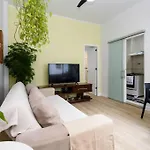 Apartamento confortável com localização privilegiada, 50 metros da praia do Arpoador